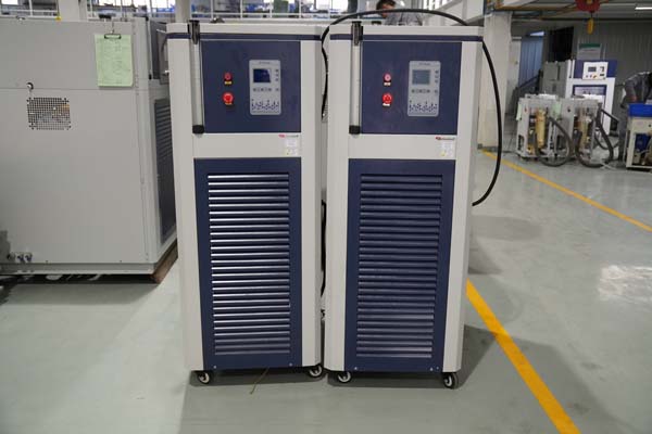 密闭水冷高温循环器